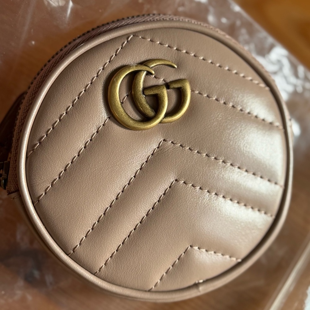Gucci Leather Coin Purse with Key Ring in Porcelain Rose